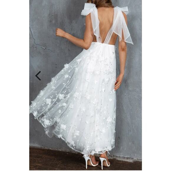 Selfie Leslie White Wedding Dress - Picture 2 of 16